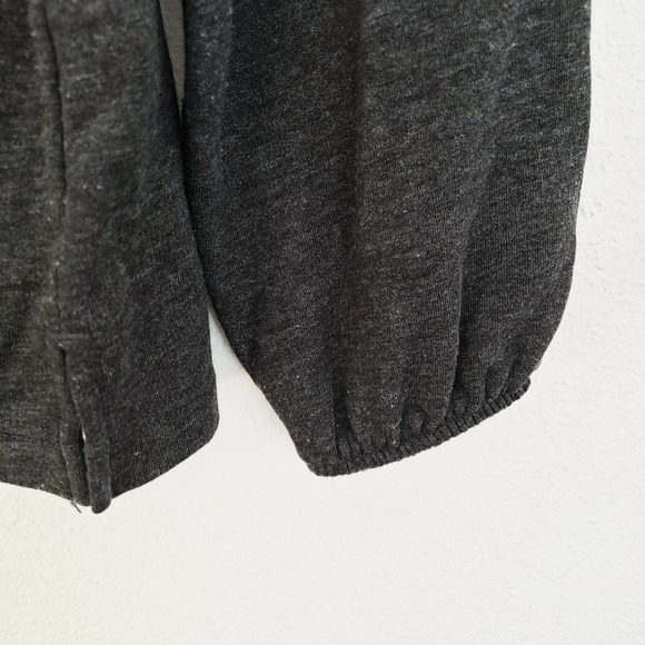 Old Navy Gray Ruffle Detail Long Sleeve Top - Picture 4 of 6